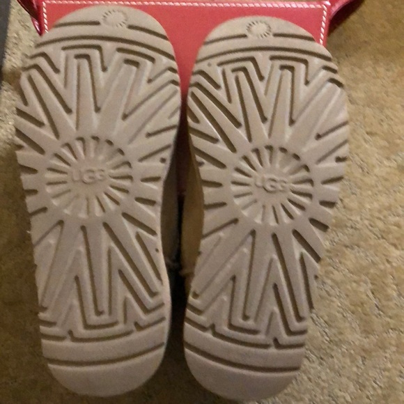 UGG boot size 5 - Picture 4 of 8